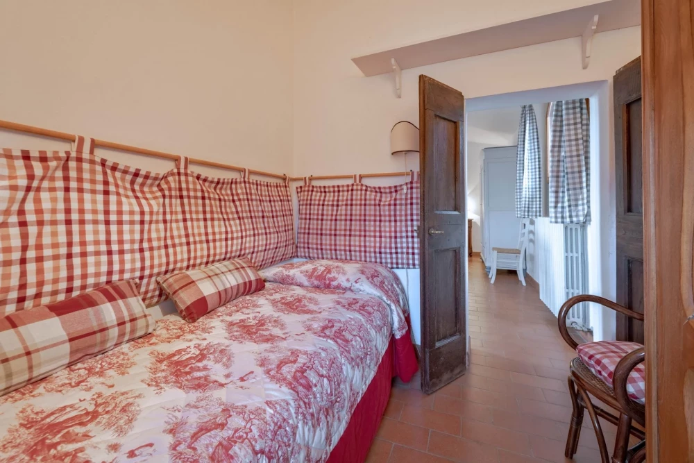Tuscany 104