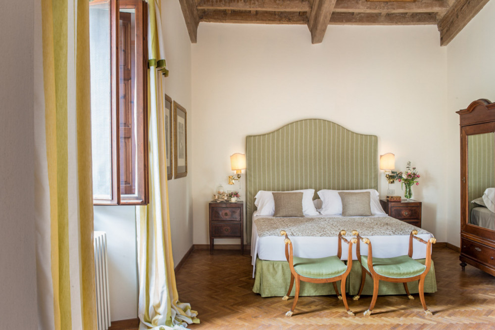 Isimora - 9 Bed