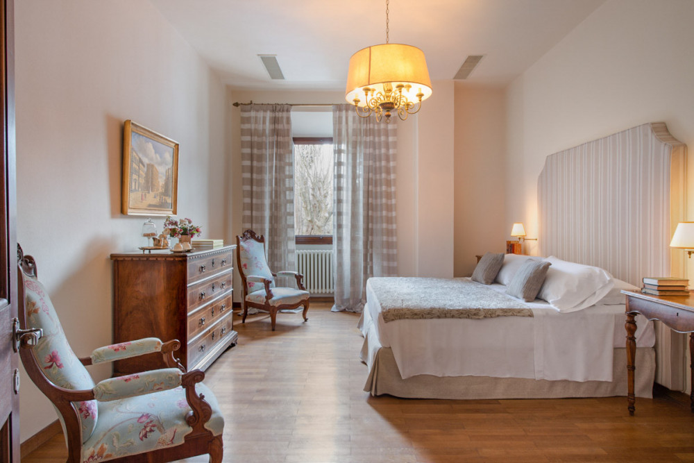 Isimora - 9 Bed