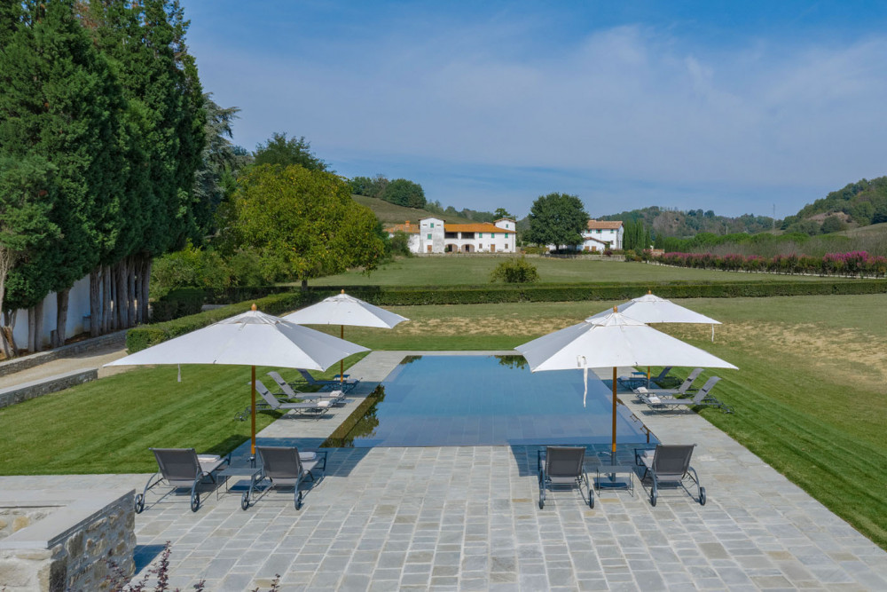 Isimora - 9 Bed