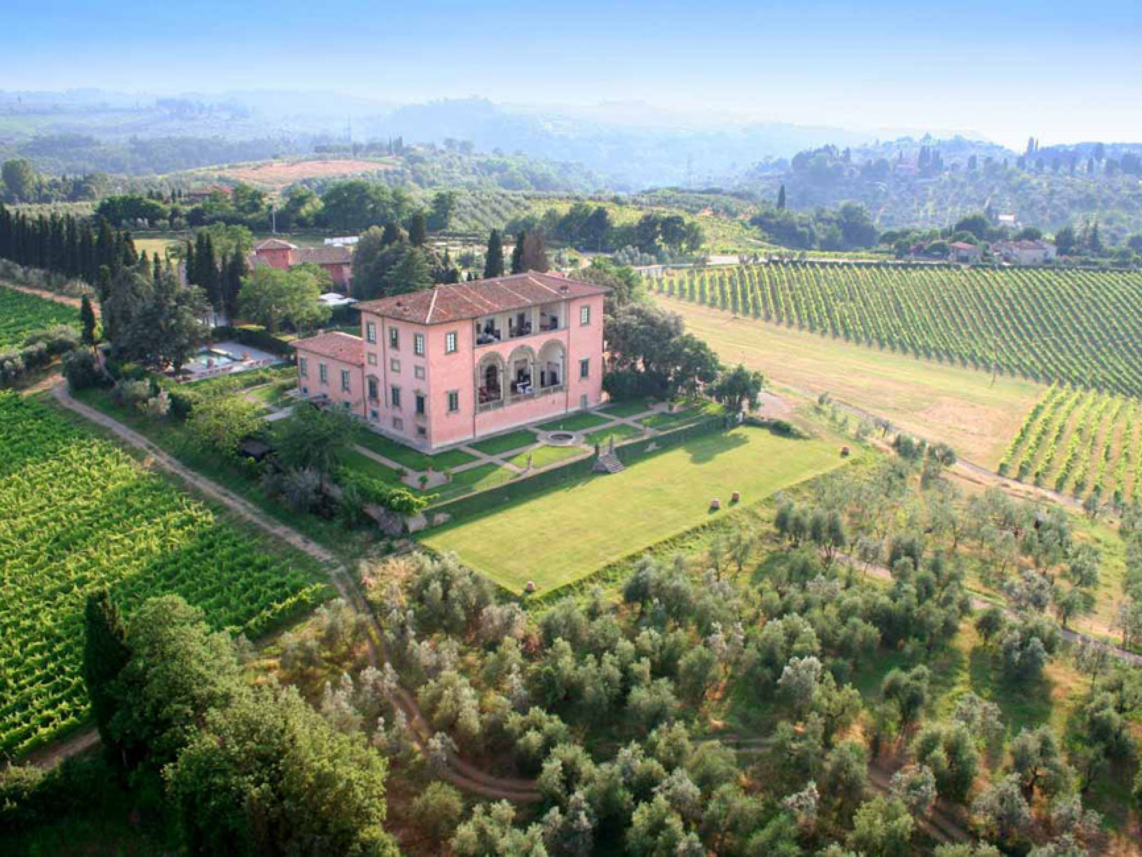 Machiavelli - large villas in Tuscany
