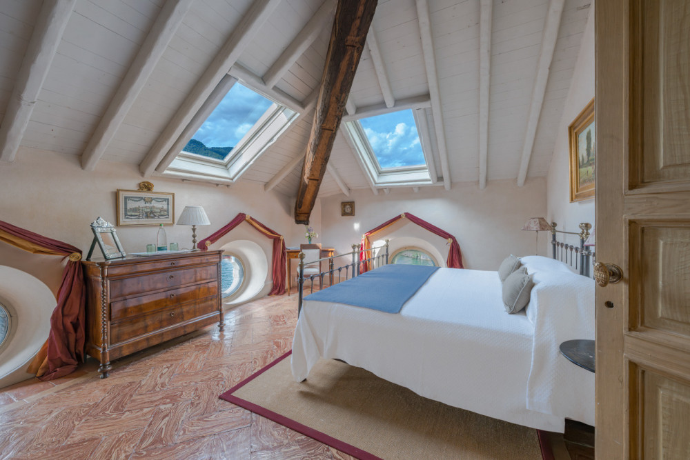 Maria - 8 Bed