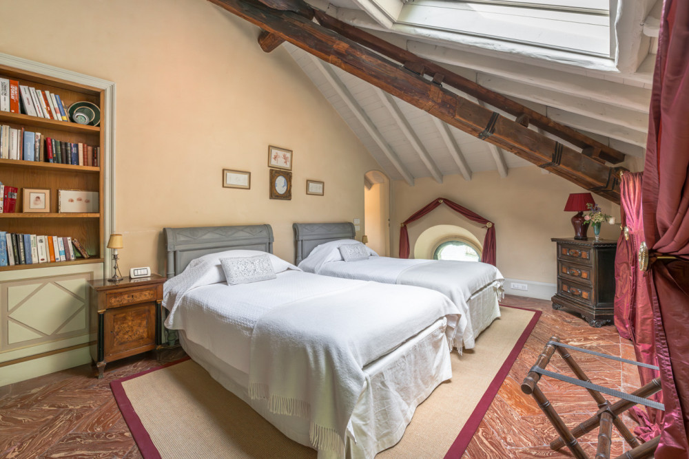Maria - 8 Bed