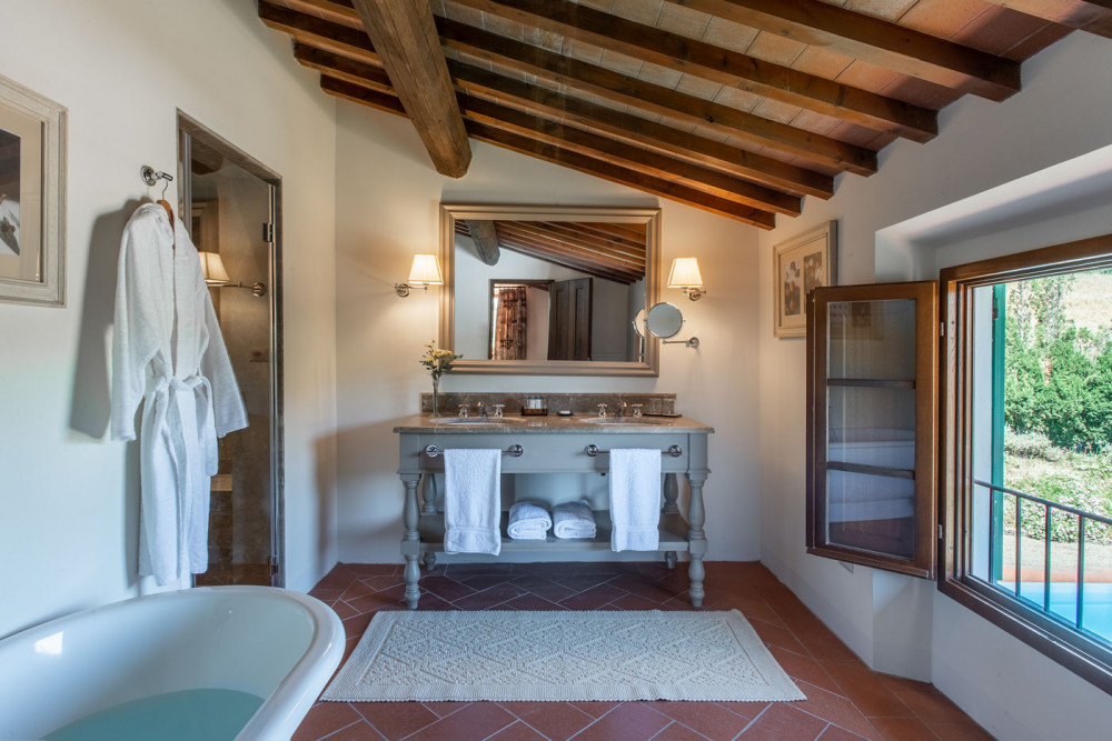 Adorna - 8 Bed