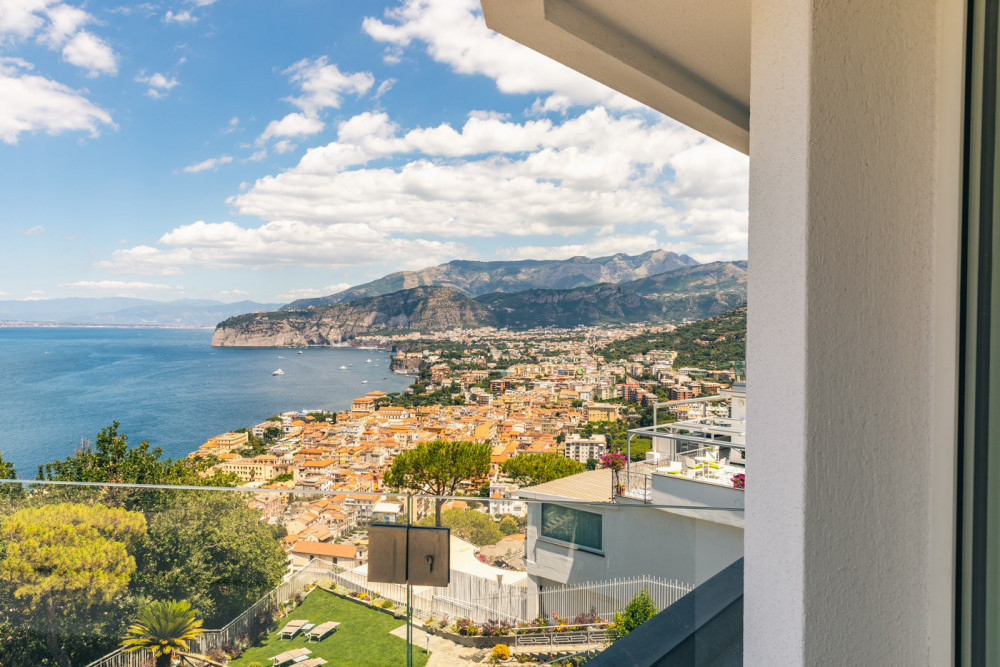 Sorrento 13