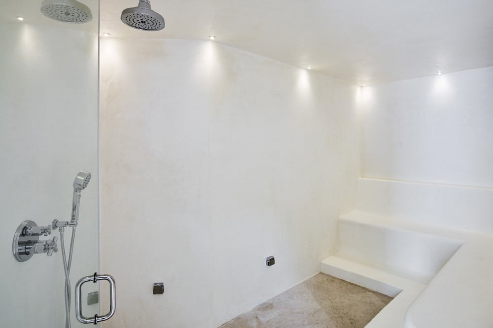 Bachelor Hall - 6-bed