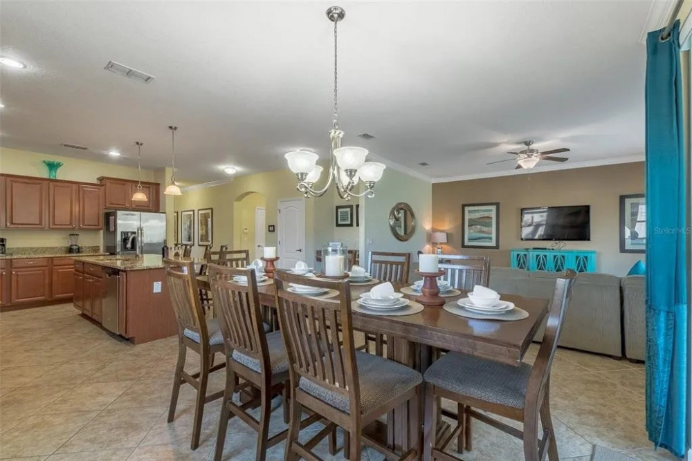 Paradise Palms Resort 123