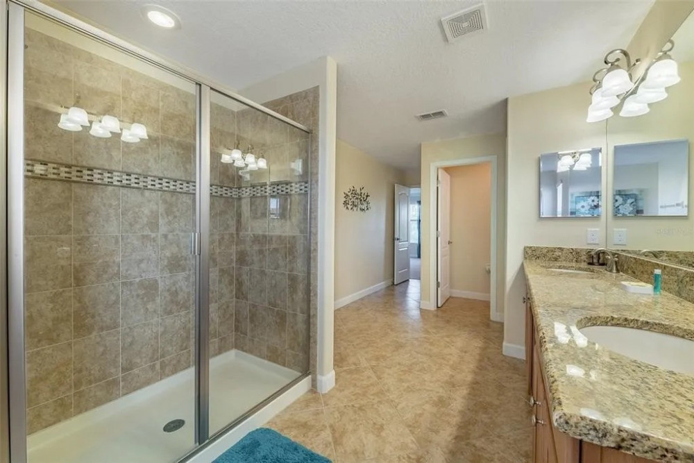 Paradise Palms Resort 123