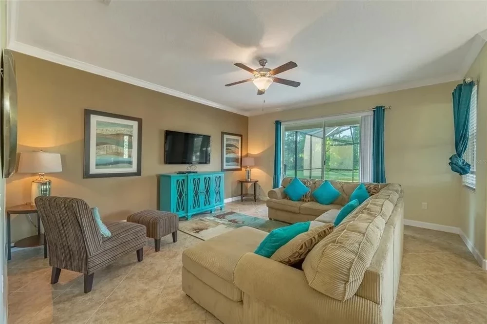 Paradise Palms Resort 123
