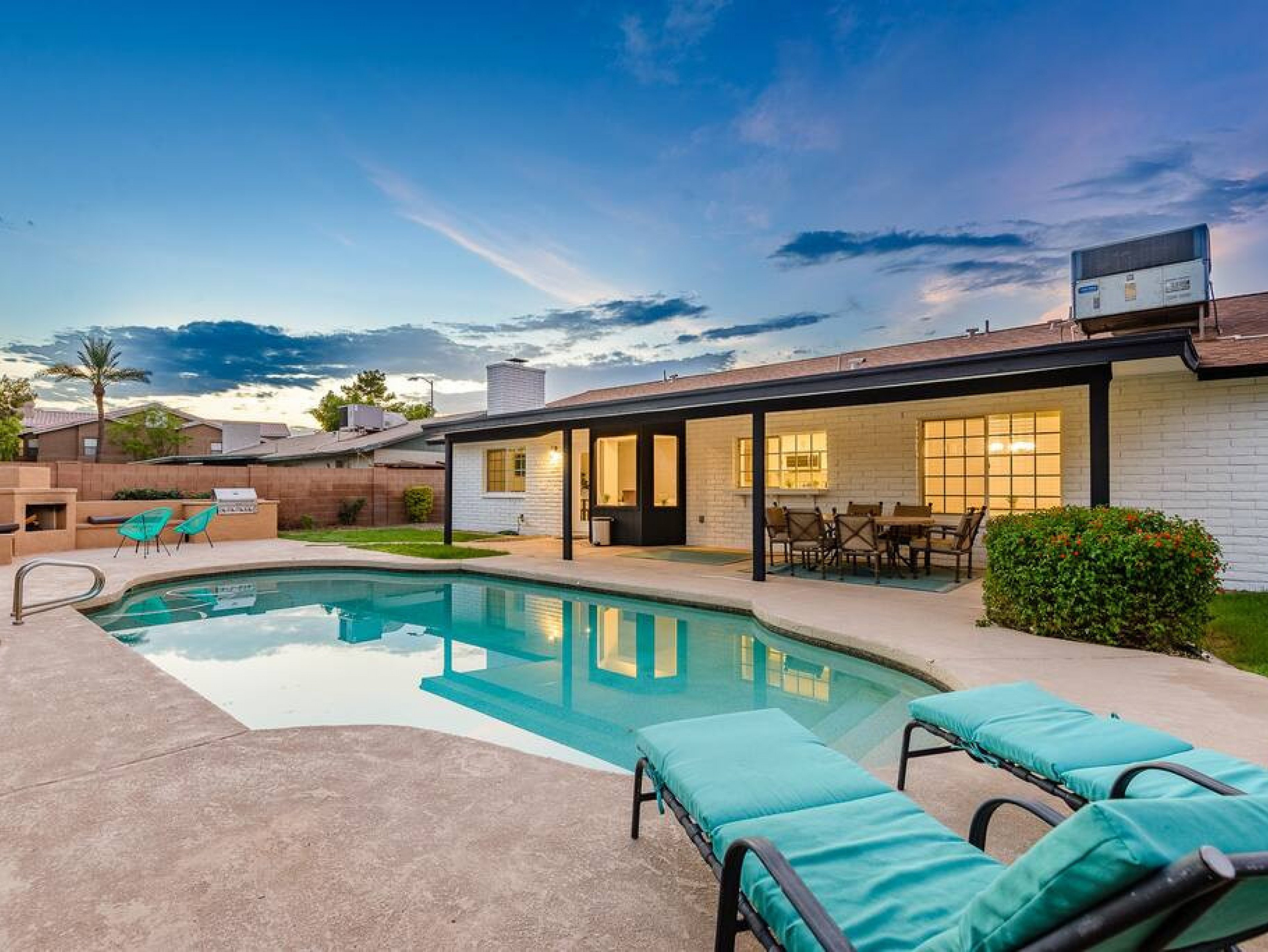 Phoenix 4 - Phoenix vacation rentals with pools  