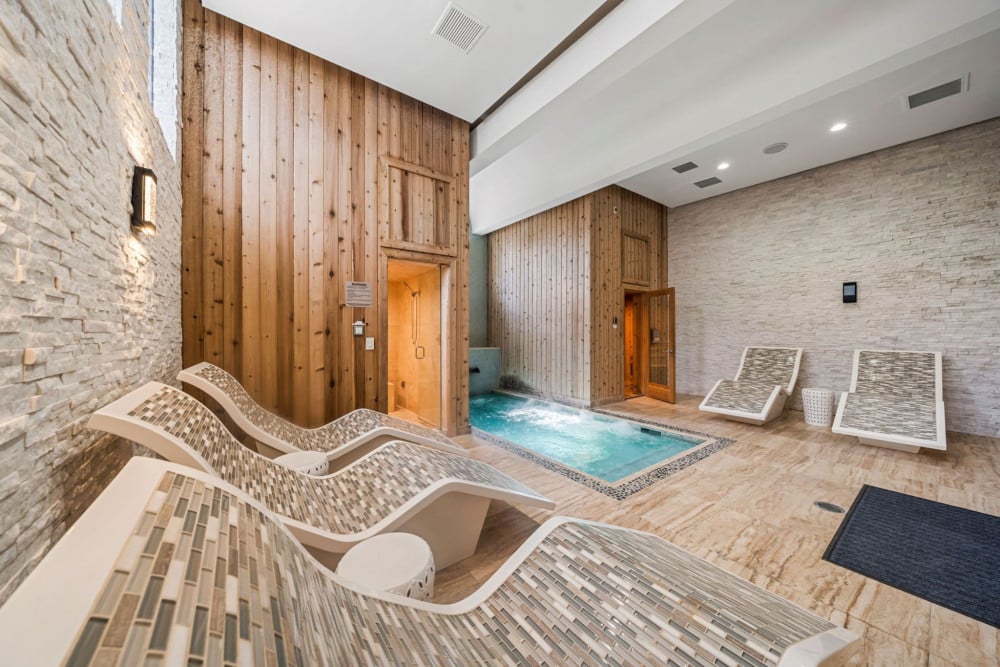 Reunion Resort 10000