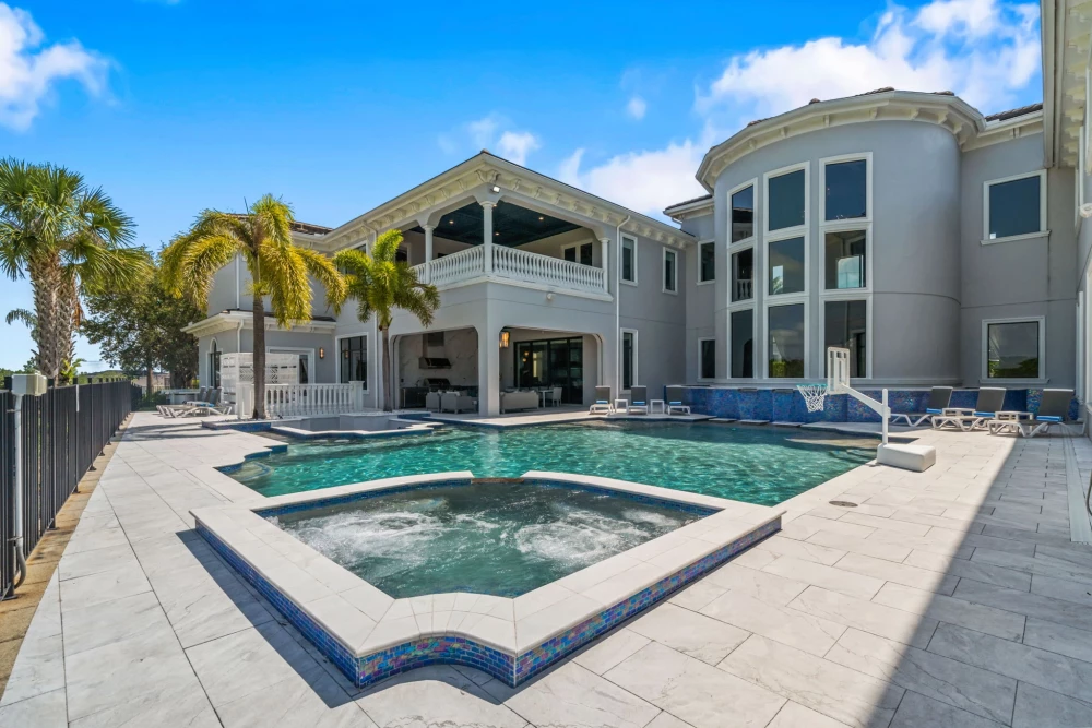 Reunion Resort 10000