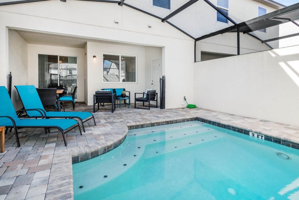 Solara Resort 369