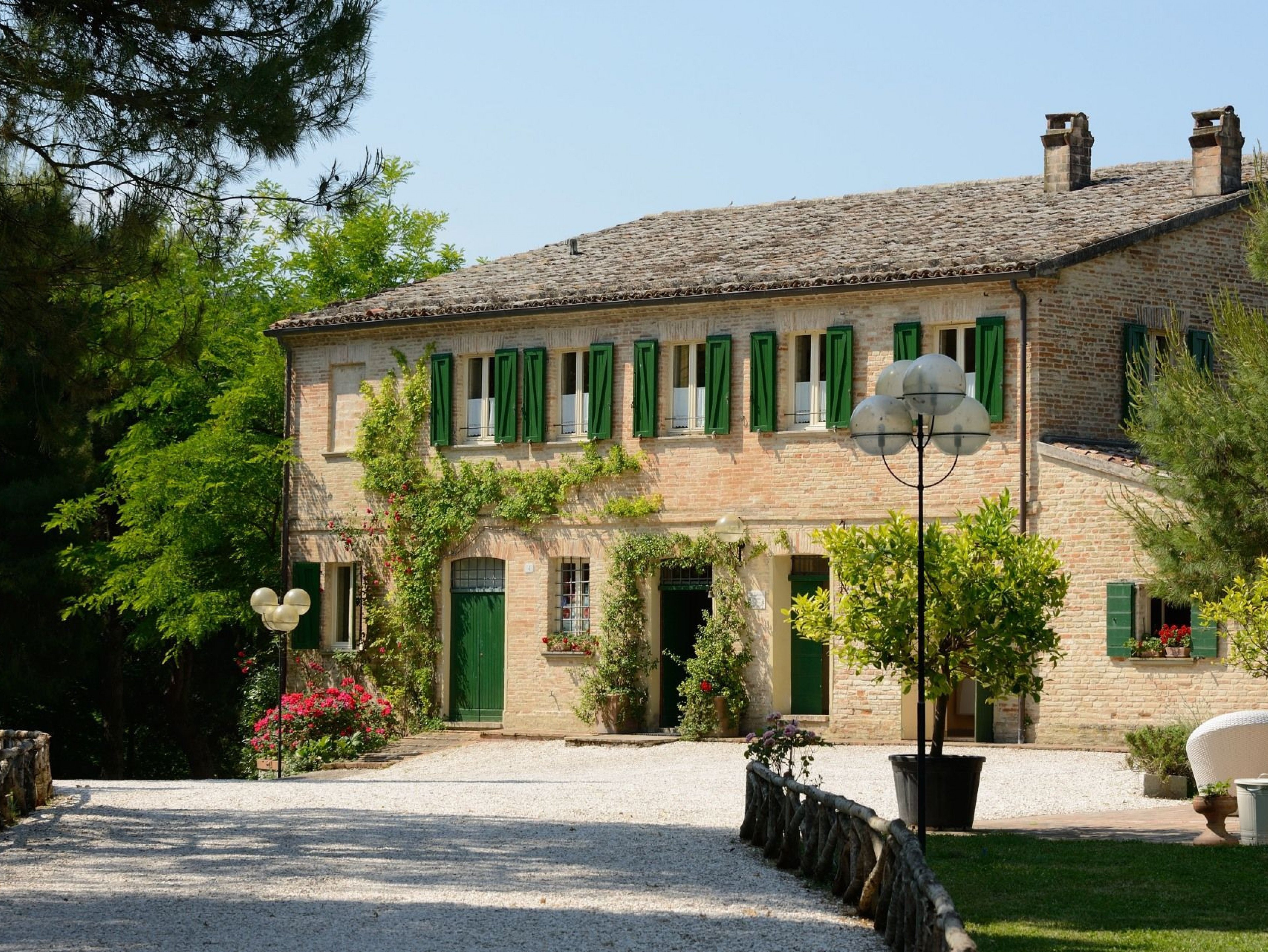 Long-term rentals in Le Marche Italy - Tombolina Relais - Antico Casolare