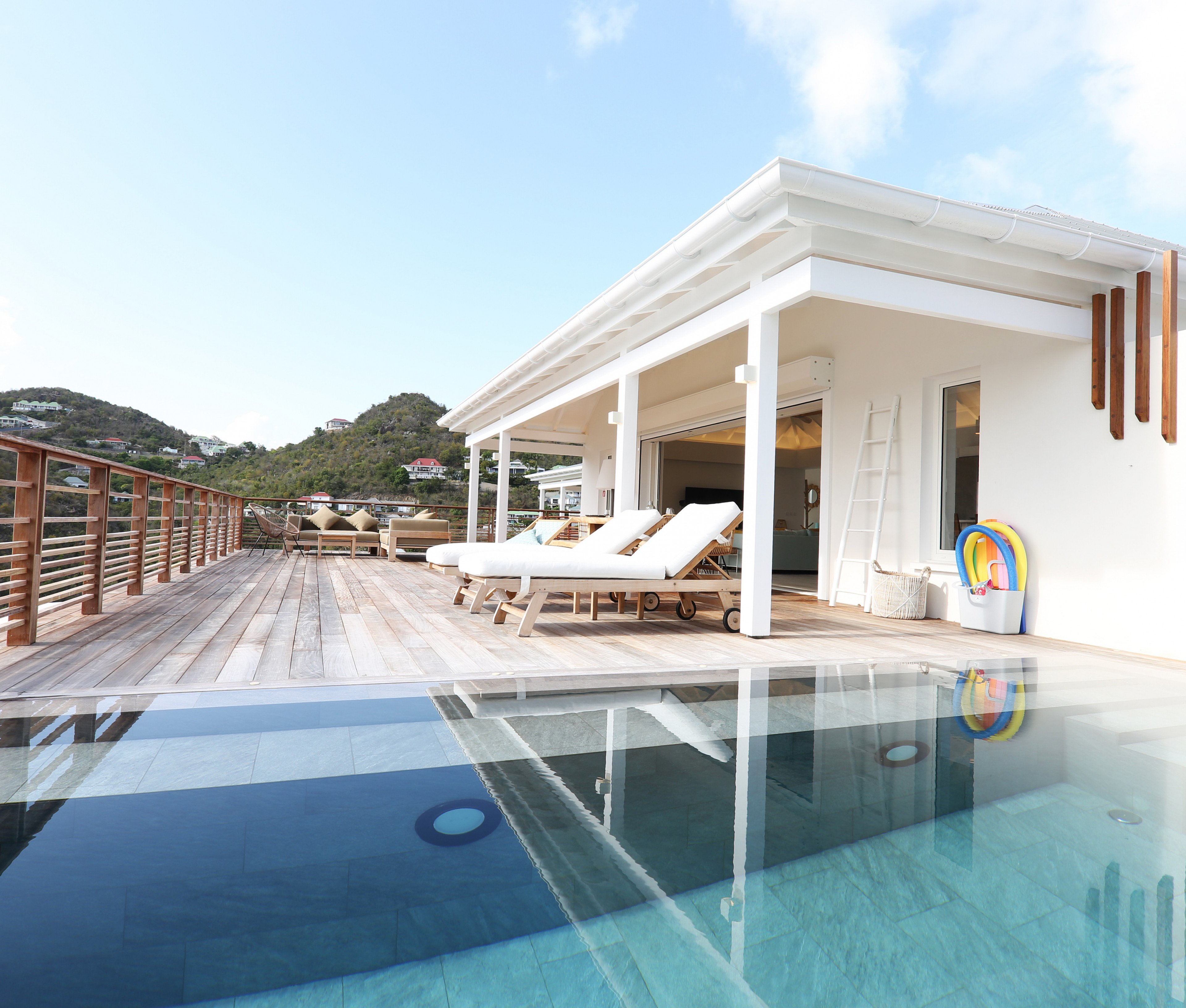 https://www.thetopvillas.com/destinations/caribbean/st-barthelemy/corossol/villa-coucher-de-soleil