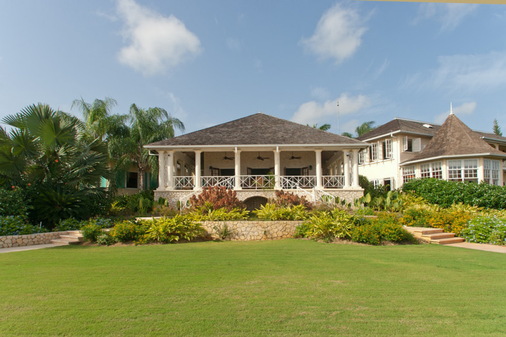 Kenyan Sunset Golf Villa in Rose Hall