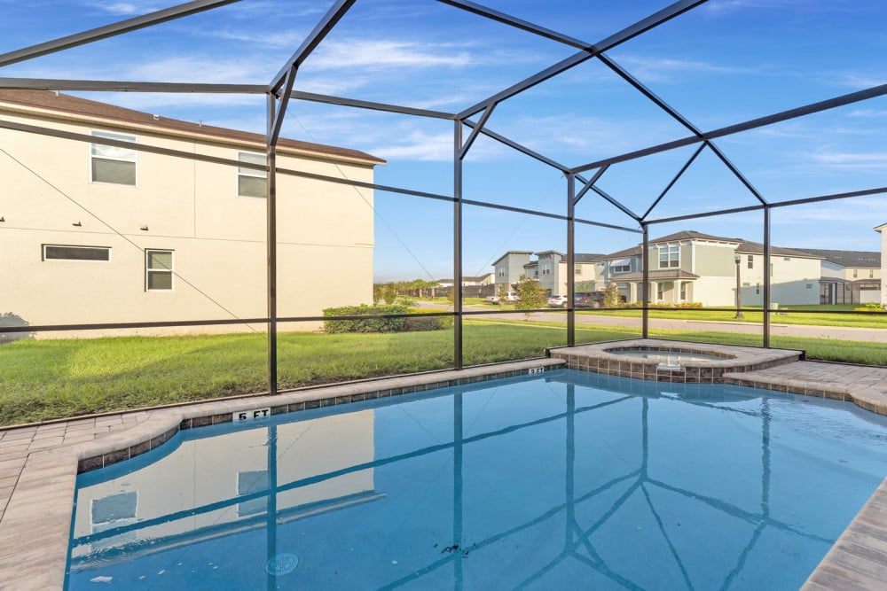 Solara Resort 380
