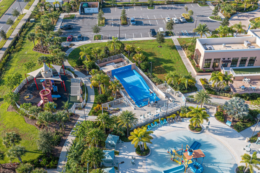 Solara Resort 380