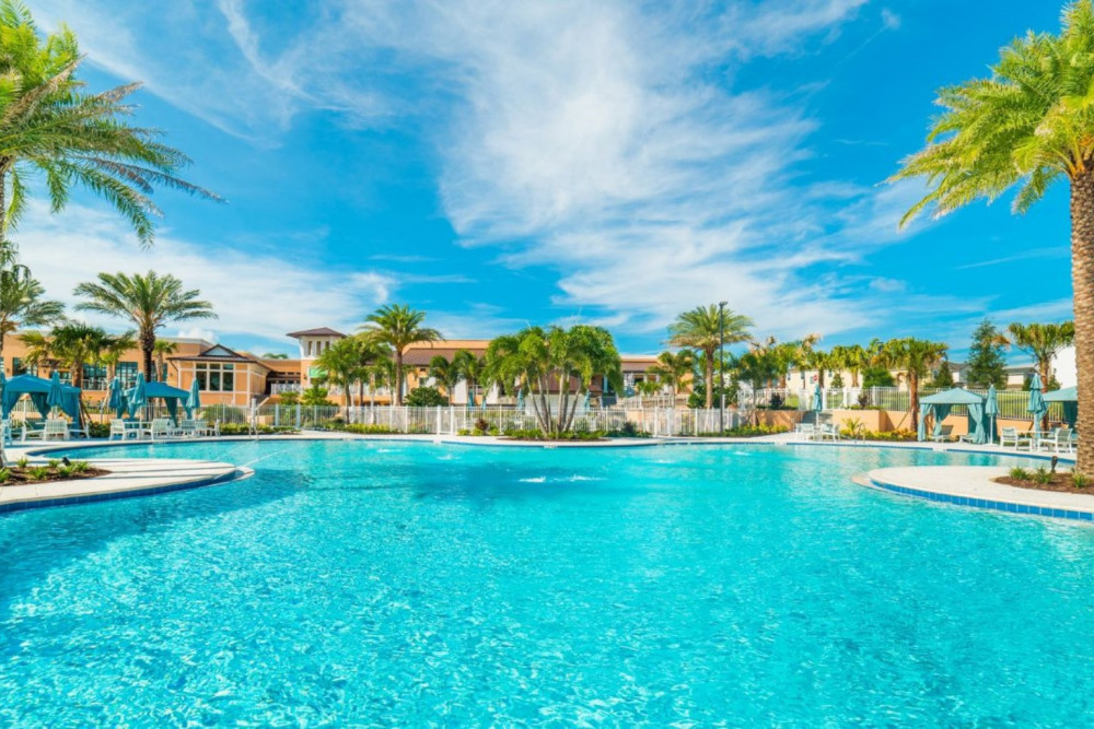 Solara Resort 380