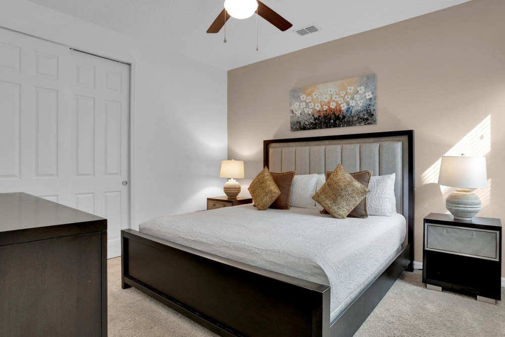 Solara Resort 386
