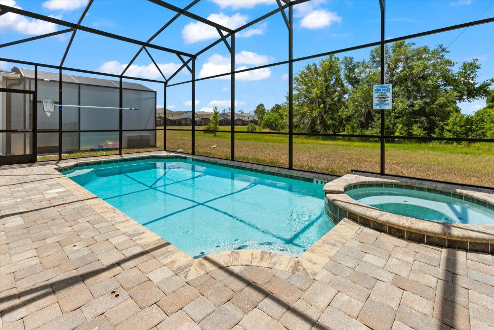 Solara Resort 386