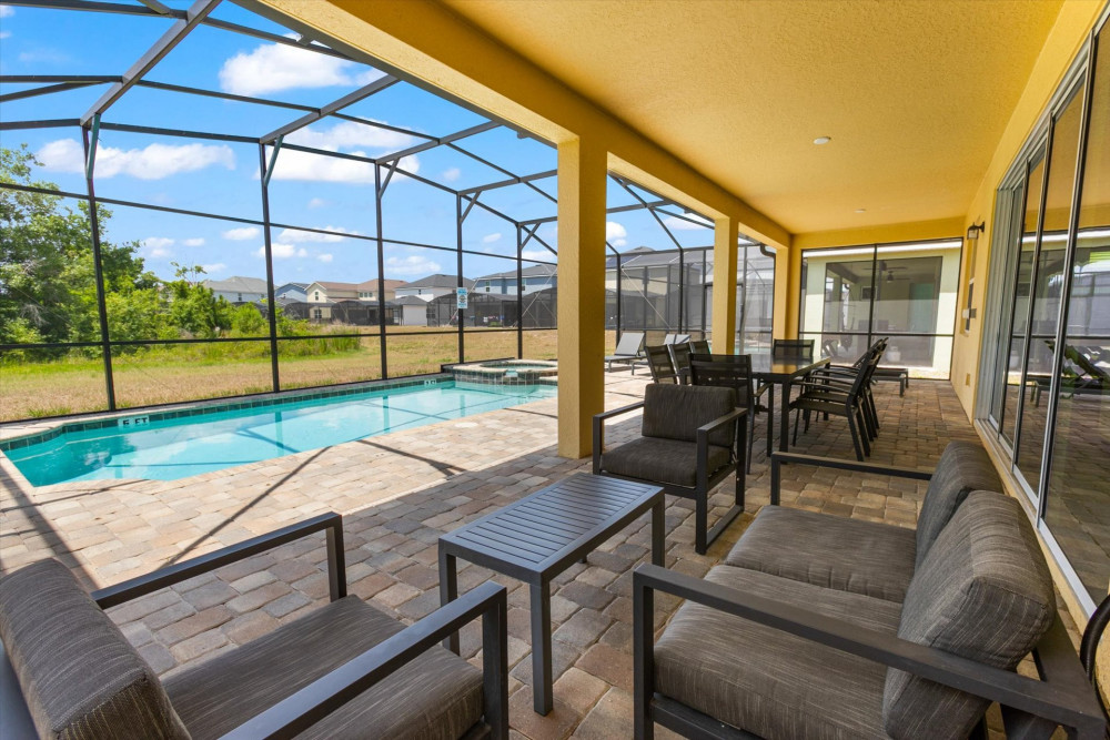 Solara Resort 386