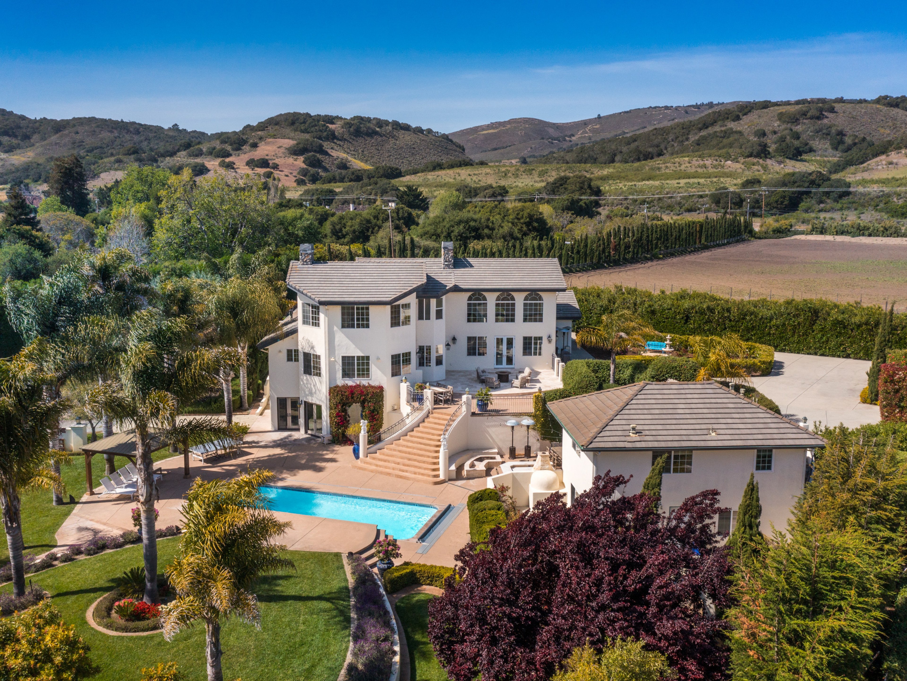 Monterey 4 summer home rentals with pools