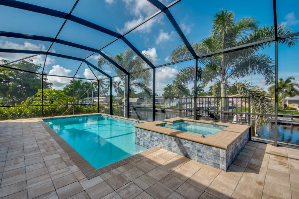 Cape Coral 585