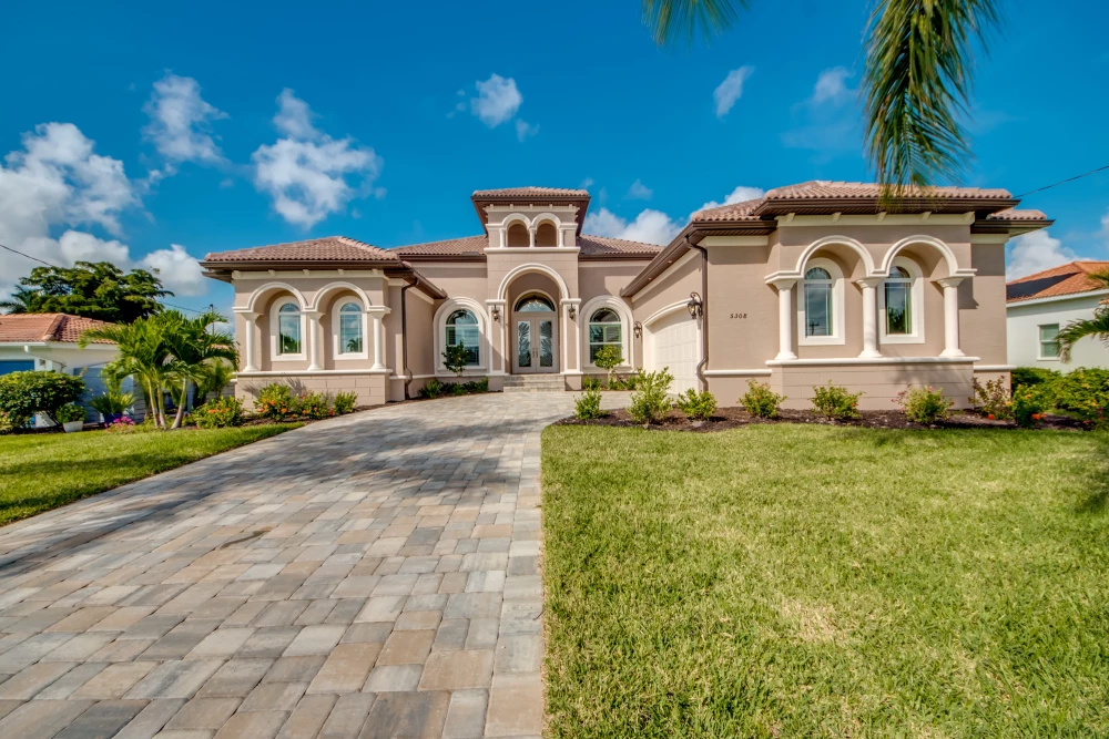 Cape Coral 585