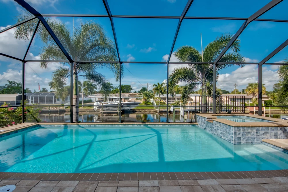 Cape Coral 585