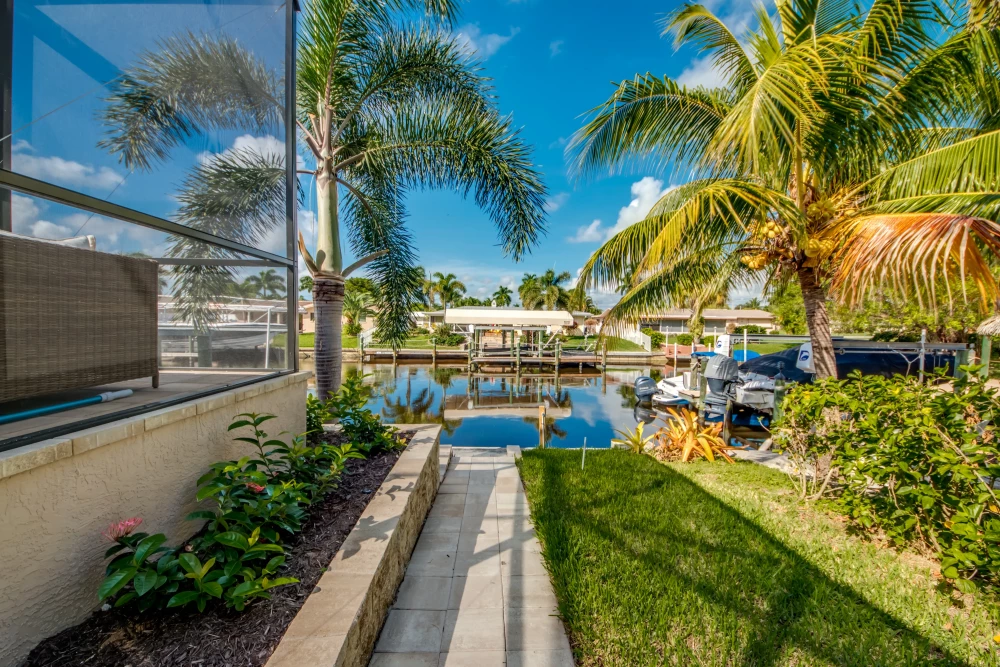 Cape Coral 585