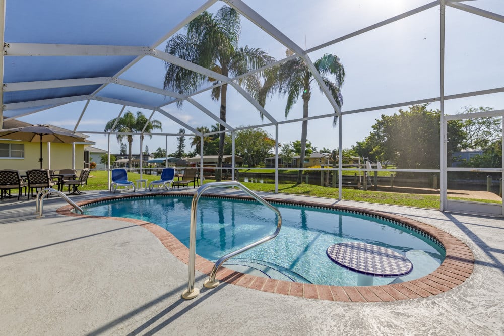 Cape Coral 550