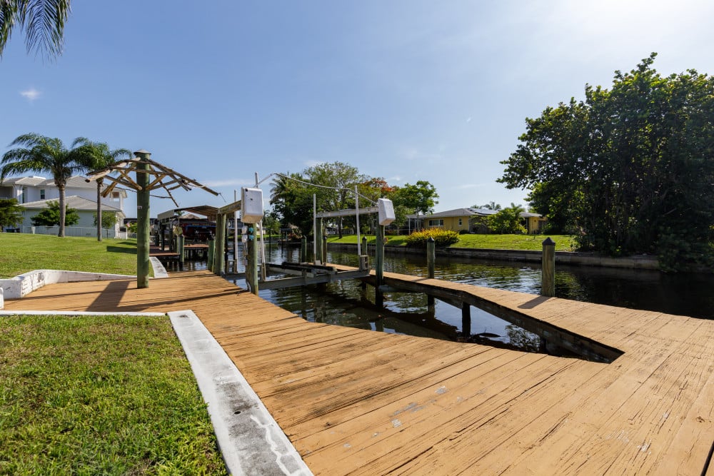 Cape Coral 550