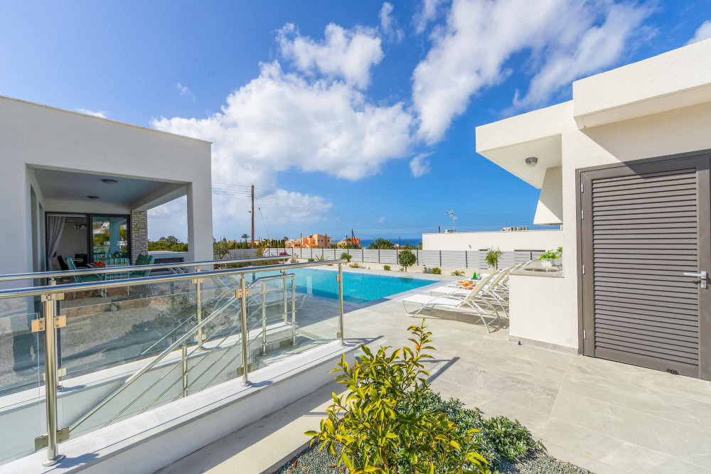 Coral Bay 1