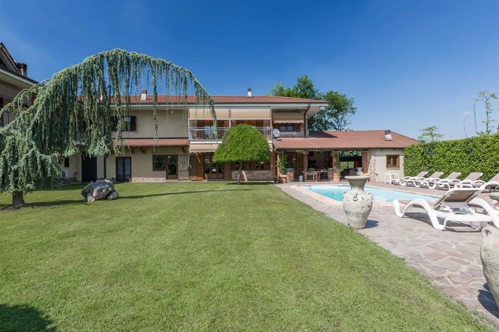 Villa Miki