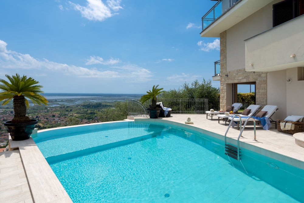 Villa Dolphin