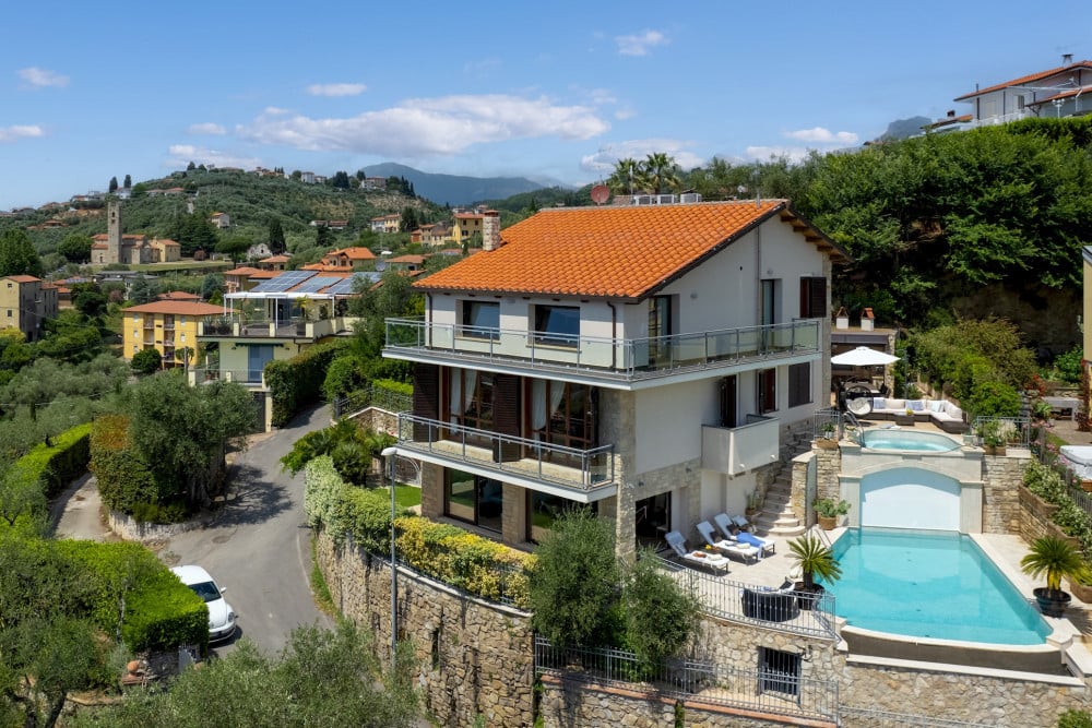 Villa Dolphin