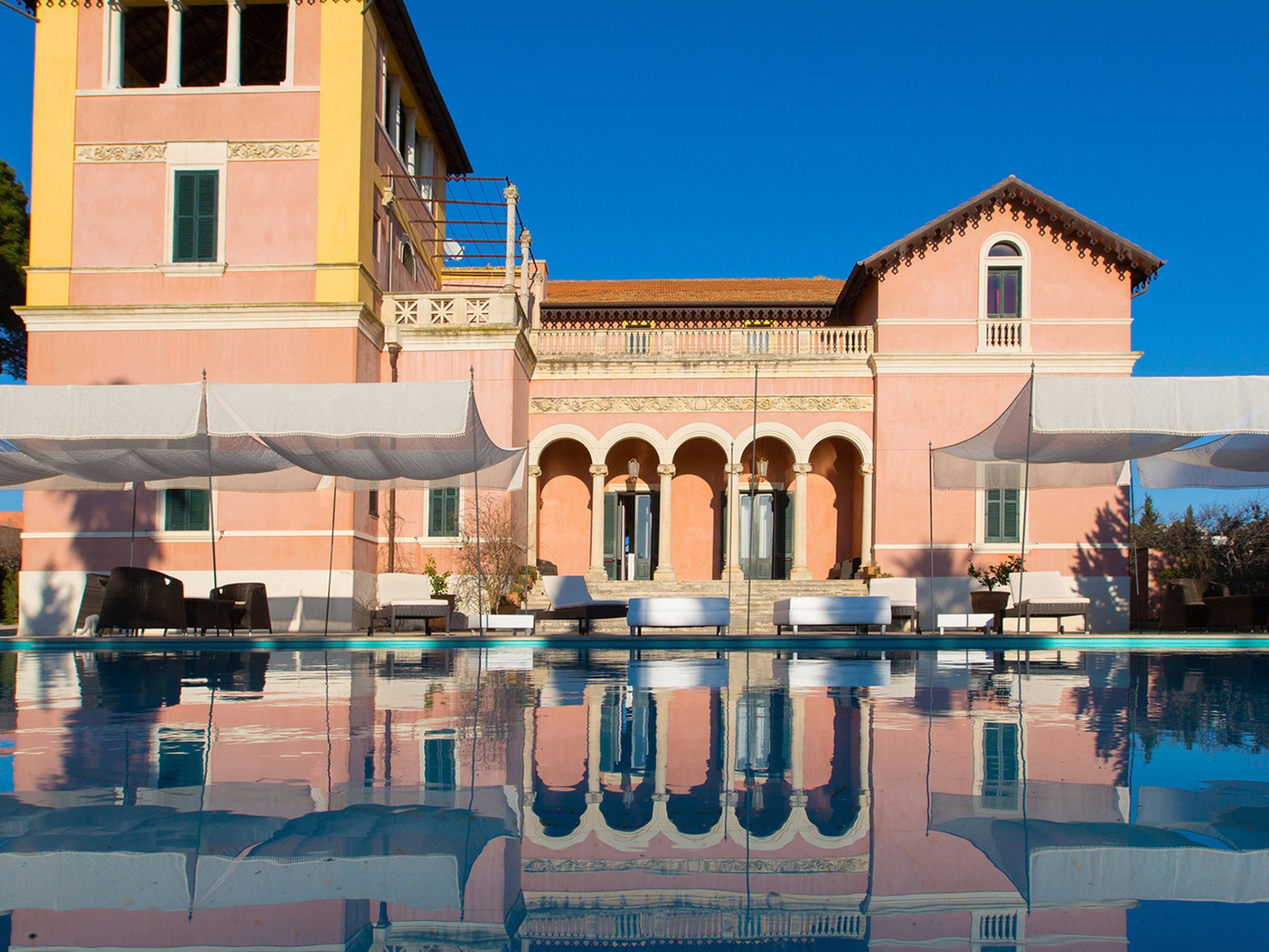 Villa Capozza summer home rentals with pools