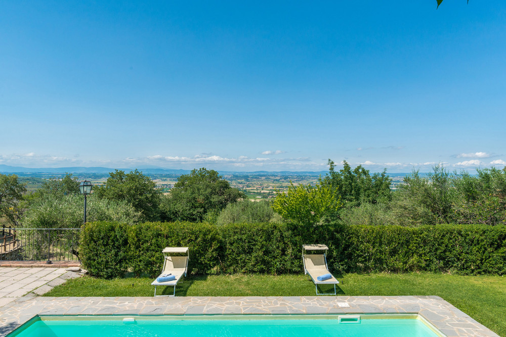 La Torretta 5 bedroom Villa in Italy Top Villas