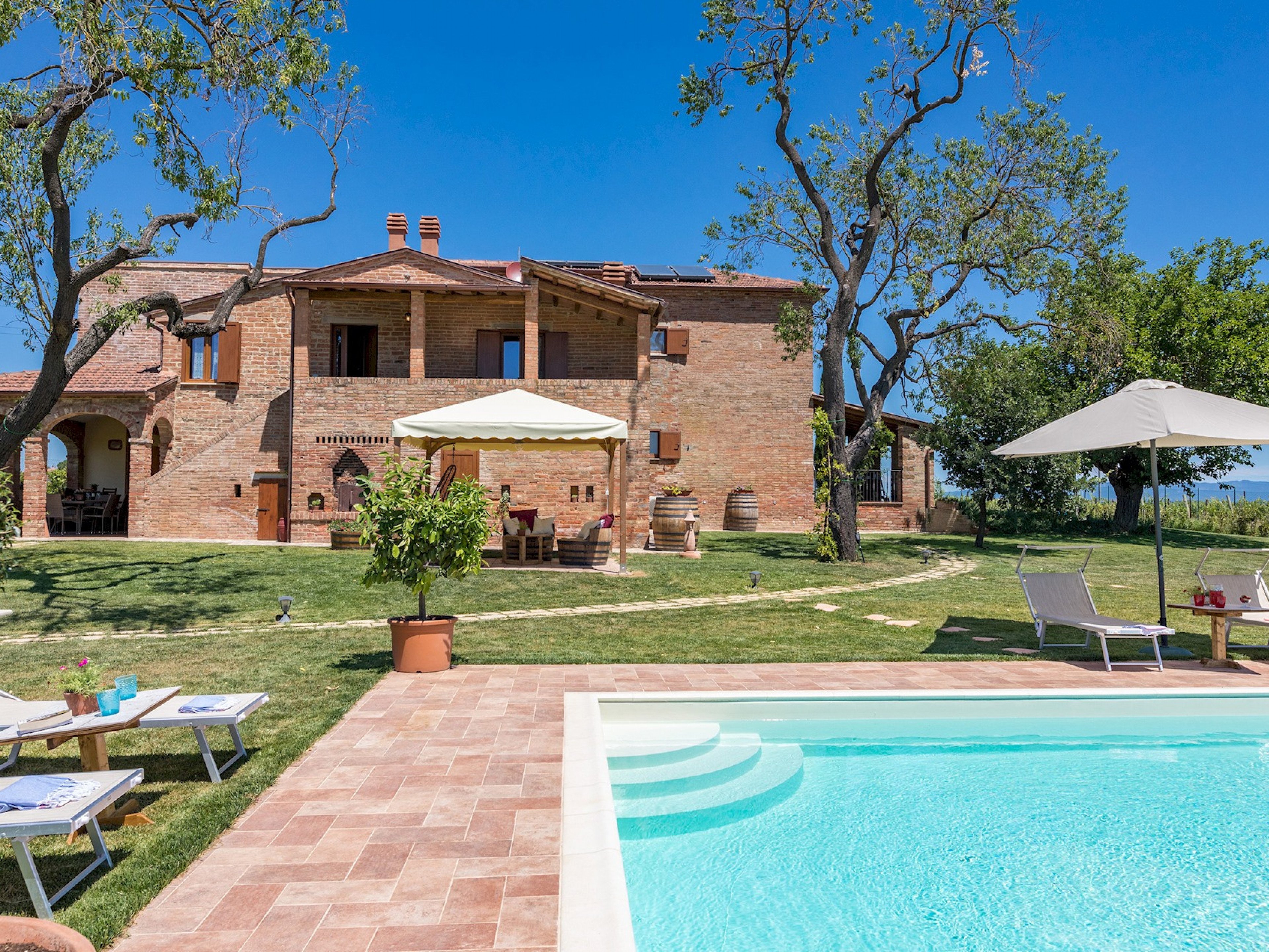 Il Grillo - villas in Tuscany with pools
