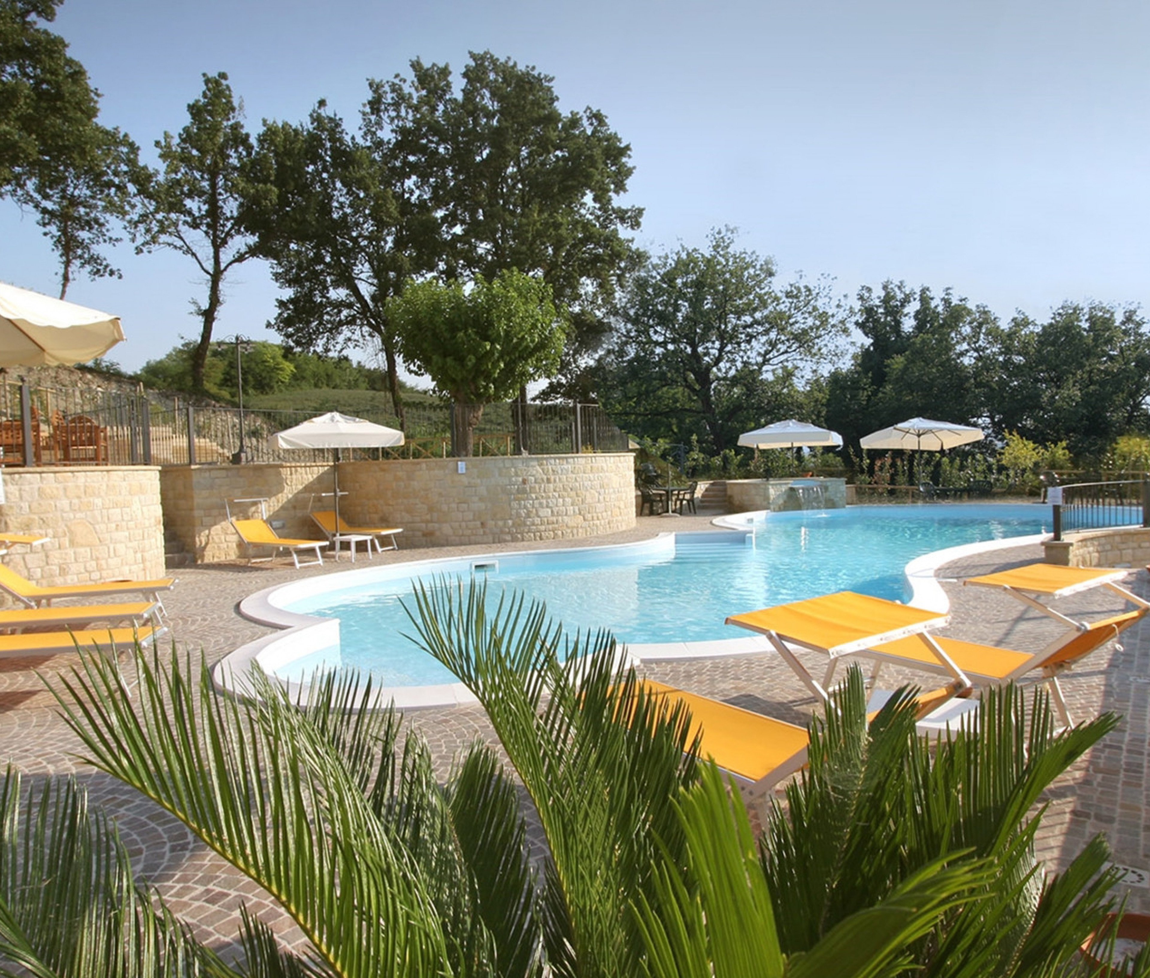 Le Fontanelle - villas in Le Marche with pools