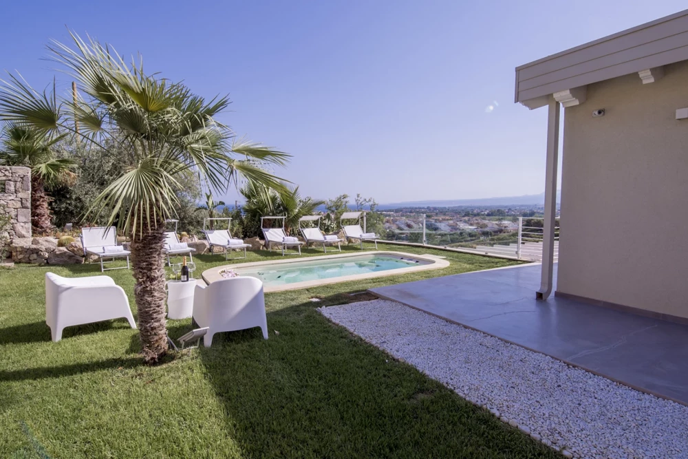 Villa Aura