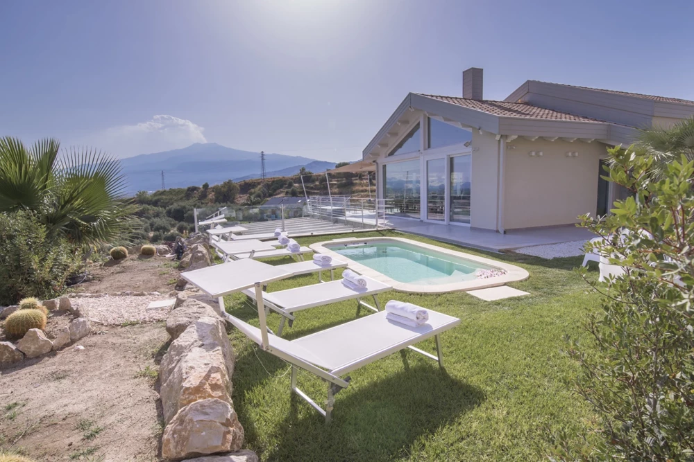 Villa Aura