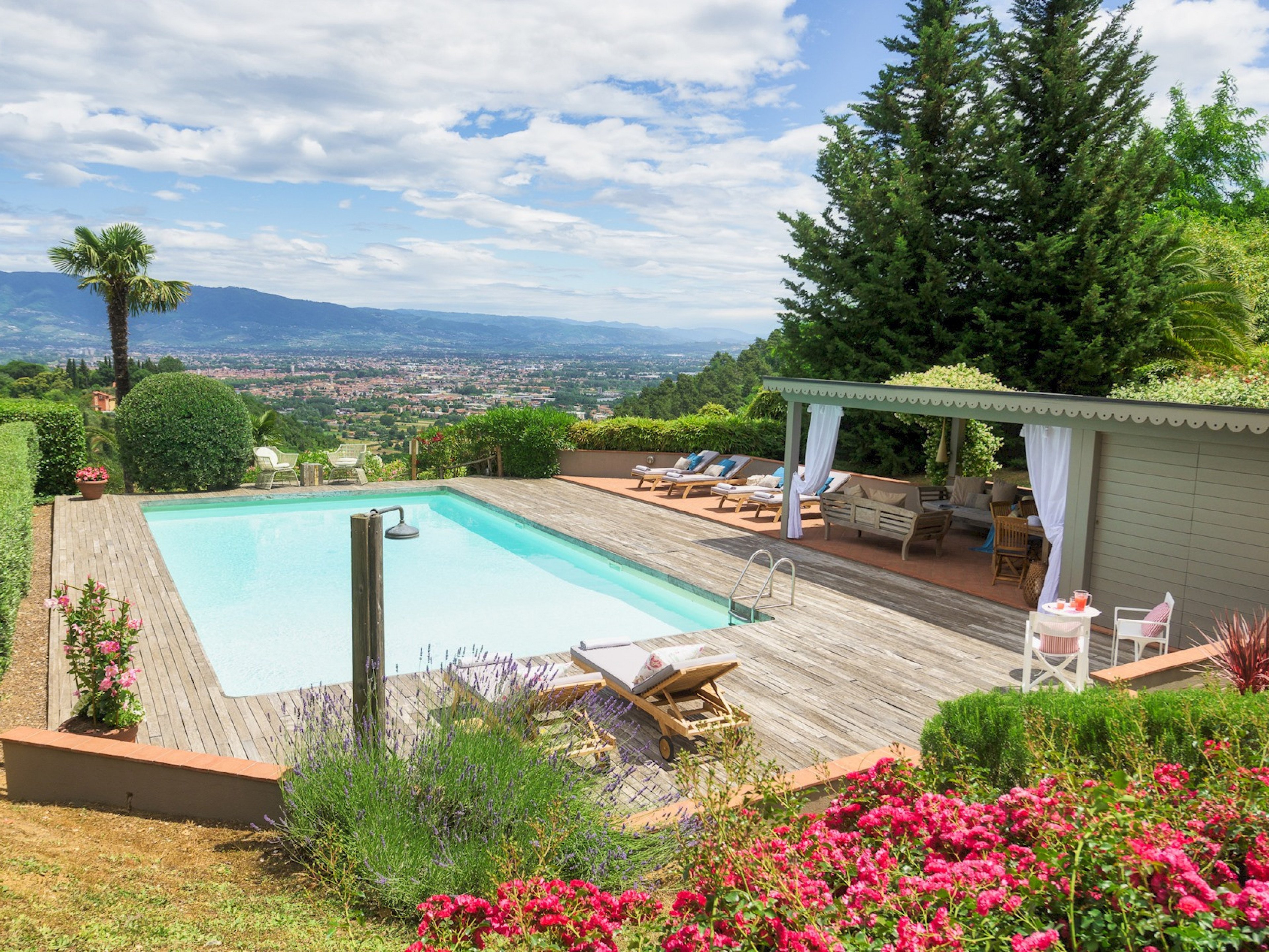 Lucca villas with pools Villa Marraccini