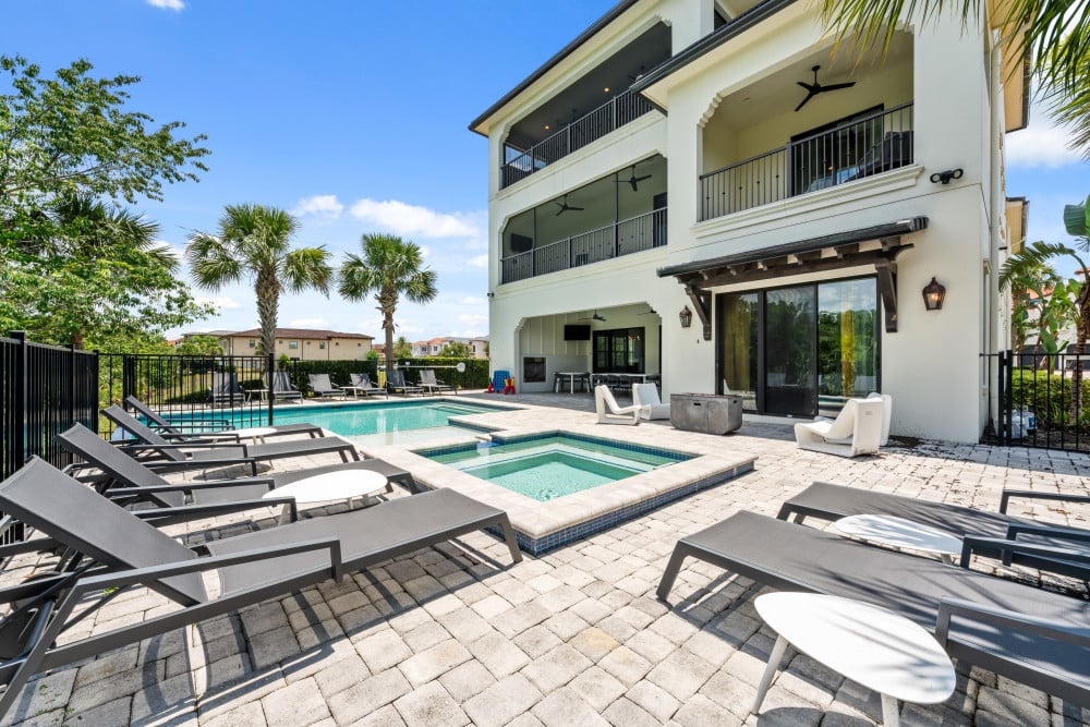Reunion Resort 8500