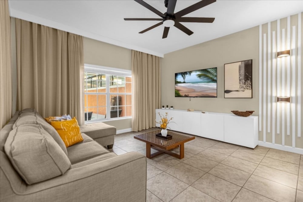 Paradise Palms Resort 370