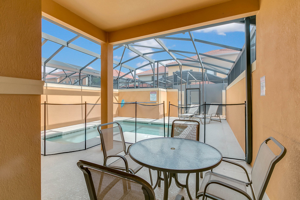 Paradise Palms Resort 375