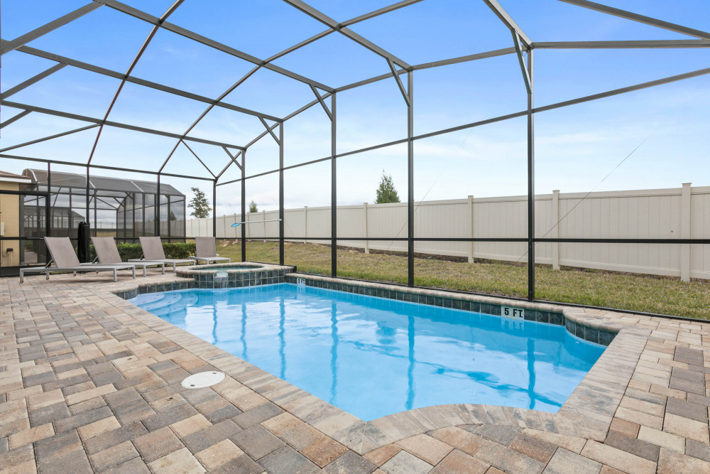 Solara Resort 445
