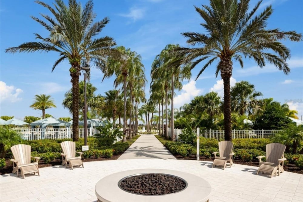 Solara Resort 445
