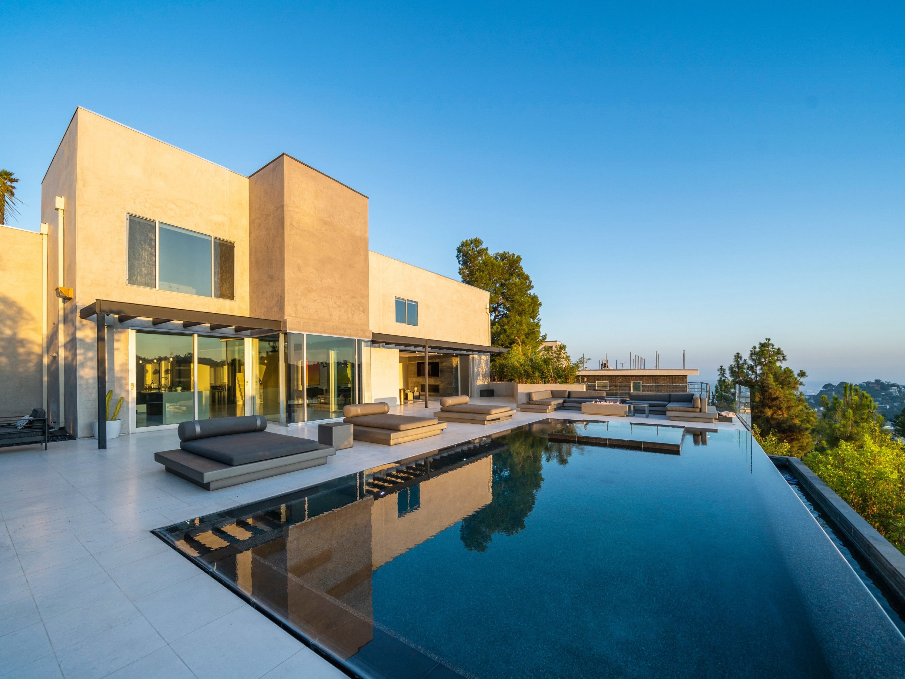 Los Angeles 161 California vacation rentals with pools